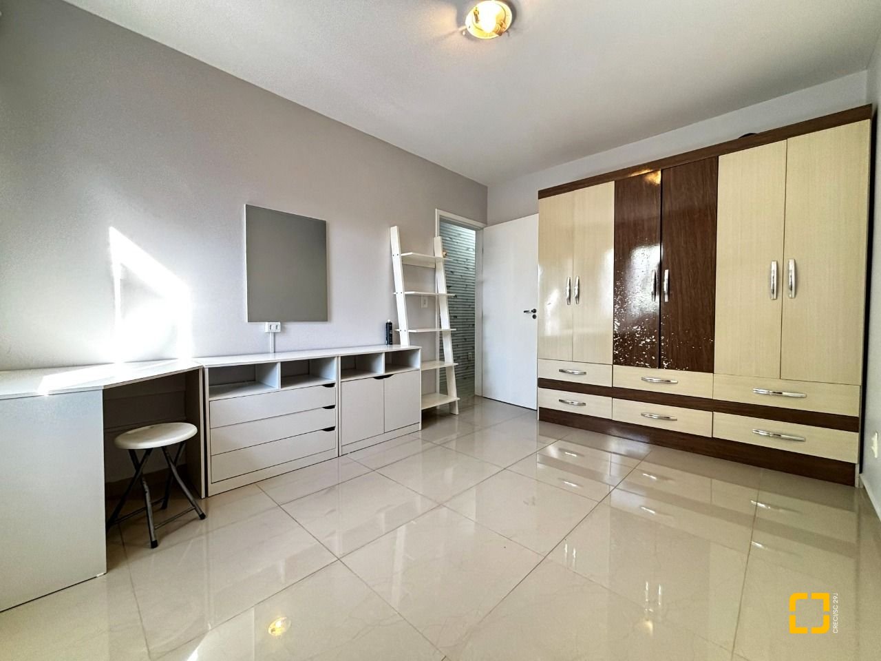 Apartamento com 75m², 3 quartos, 1 garagem, no bairro Trindade em Florianópolis
