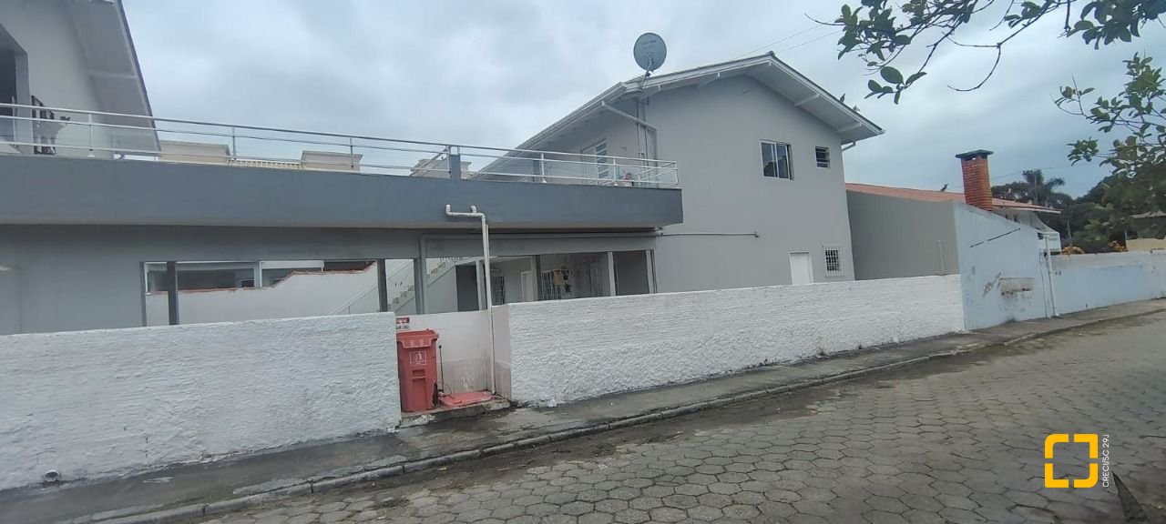 Hotel com 253m², 10 quartos, 6 garagens, no bairro Ingleses em Florianópolis