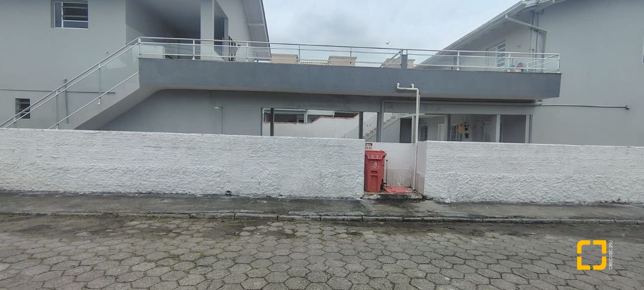 Hotel com 253m², 10 quartos, 6 garagens, no bairro Ingleses em Florianópolis
