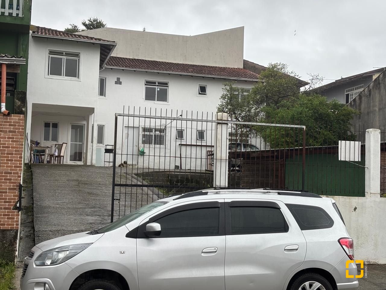 Casa com 124m², 4 quartos, 3 garagens, no bairro Areias em São José
