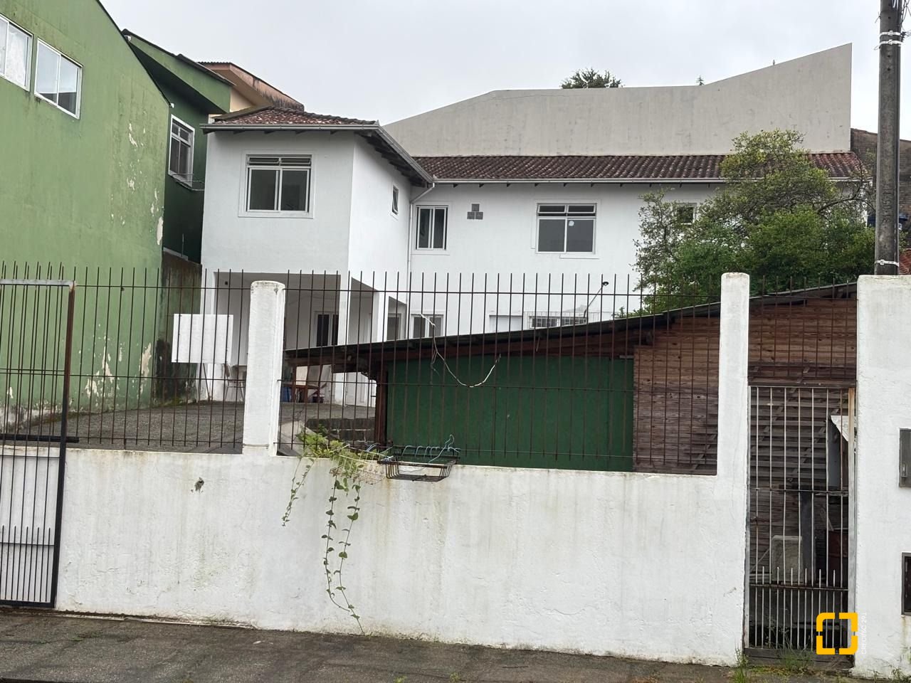 Casa com 124m², 4 quartos, 3 garagens, no bairro Areias em São José