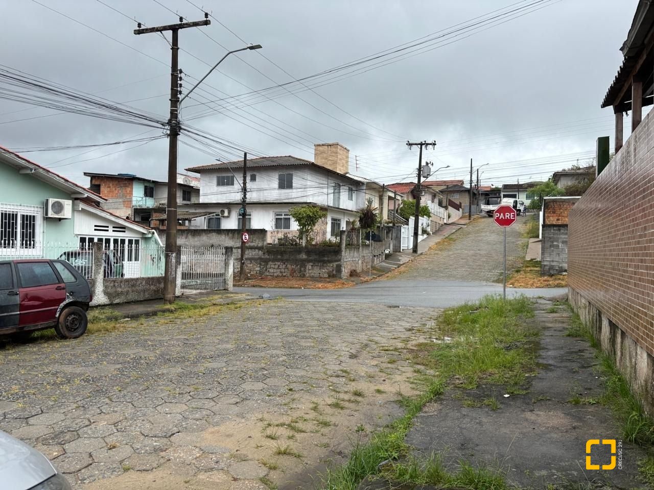 Casa com 124m², 4 quartos, 3 garagens, no bairro Areias em São José