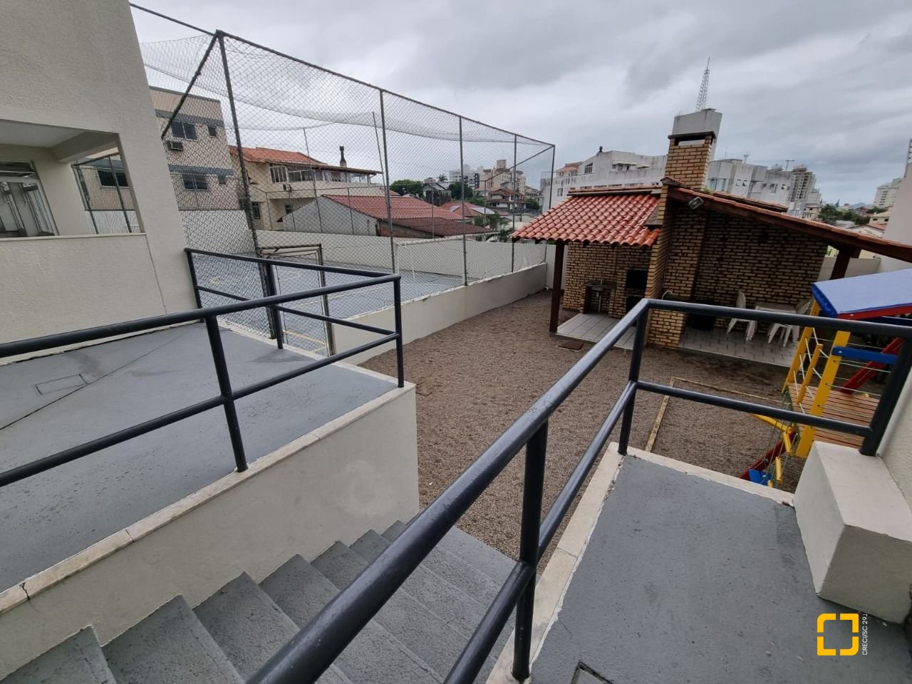 Apartamento com 100m², 4 quartos (sendo 1 suíte), 1 garagem, no bairro Capoeiras em Florianópolis