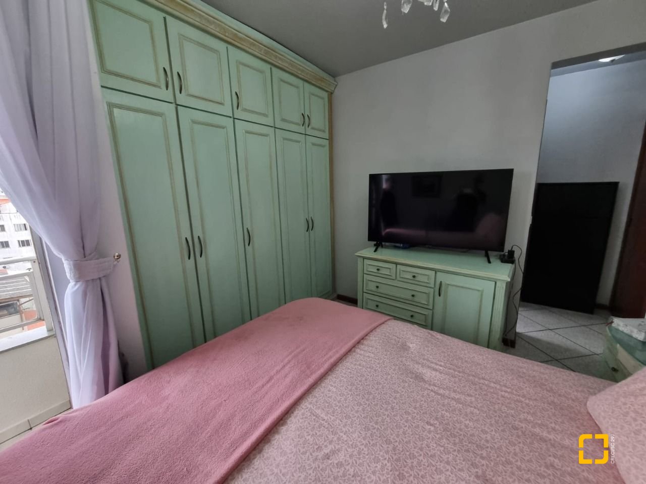 Apartamento com 100m², 4 quartos (sendo 1 suíte), 1 garagem, no bairro Capoeiras em Florianópolis