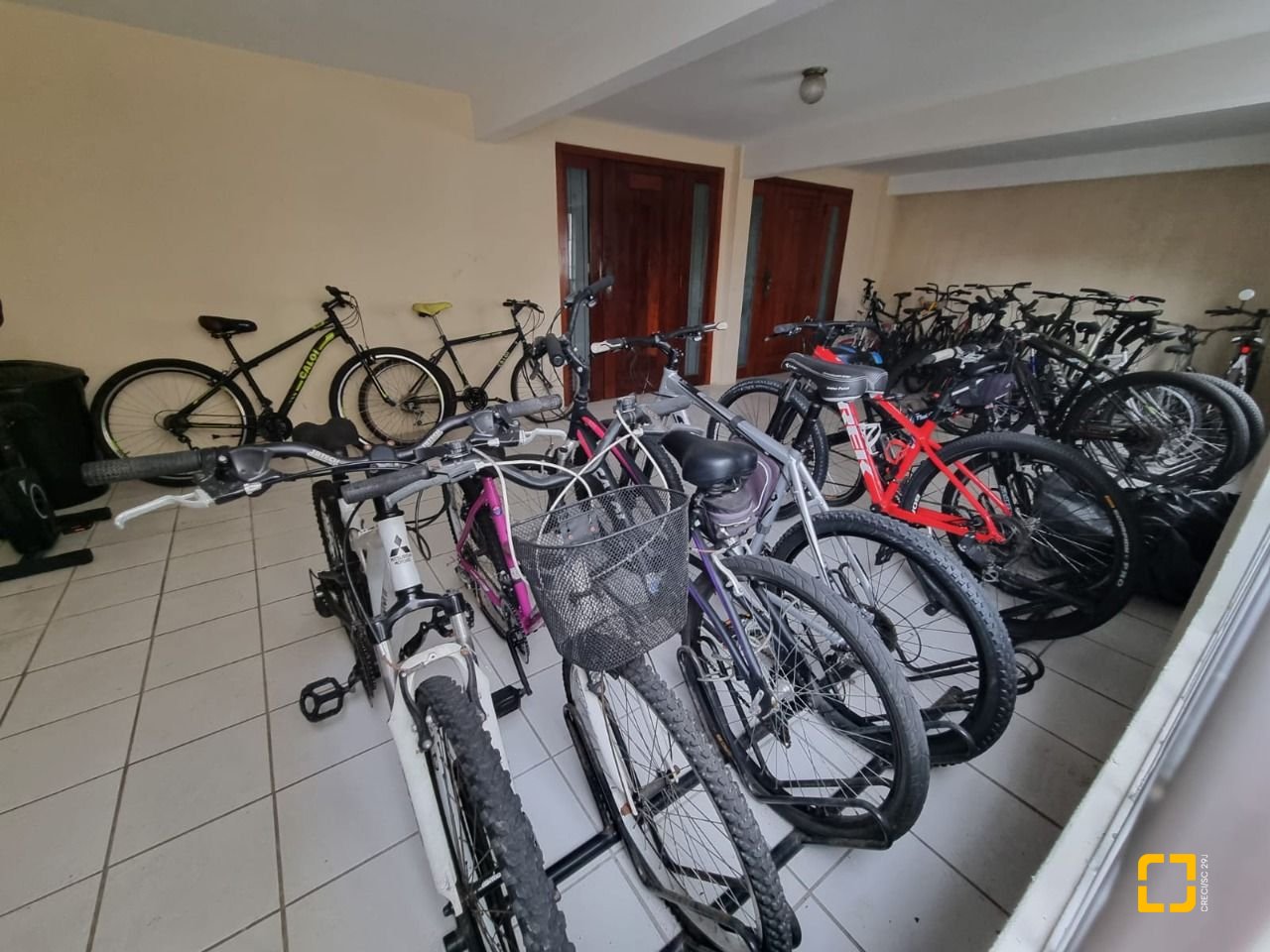 Apartamento com 100m², 4 quartos (sendo 1 suíte), 1 garagem, no bairro Capoeiras em Florianópolis