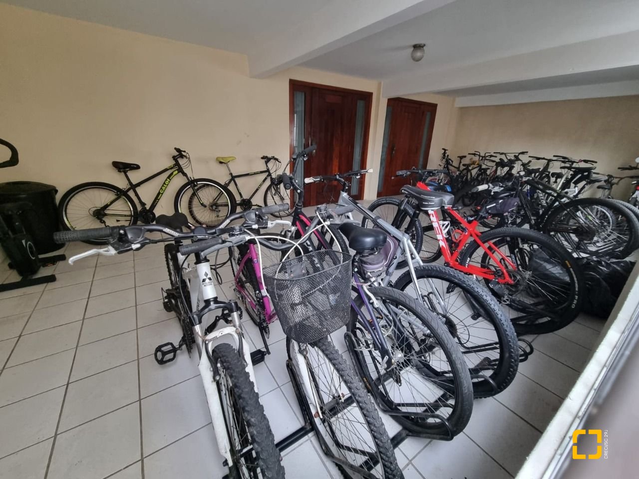 Apartamento com 100m², 4 quartos (sendo 1 suíte), 1 garagem, no bairro Capoeiras em Florianópolis