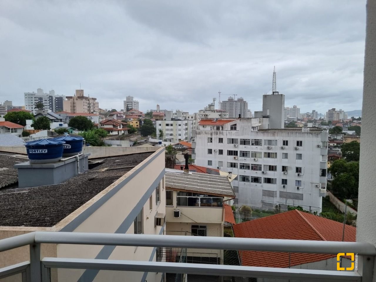 Apartamento com 100m², 4 quartos (sendo 1 suíte), 1 garagem, no bairro Capoeiras em Florianópolis