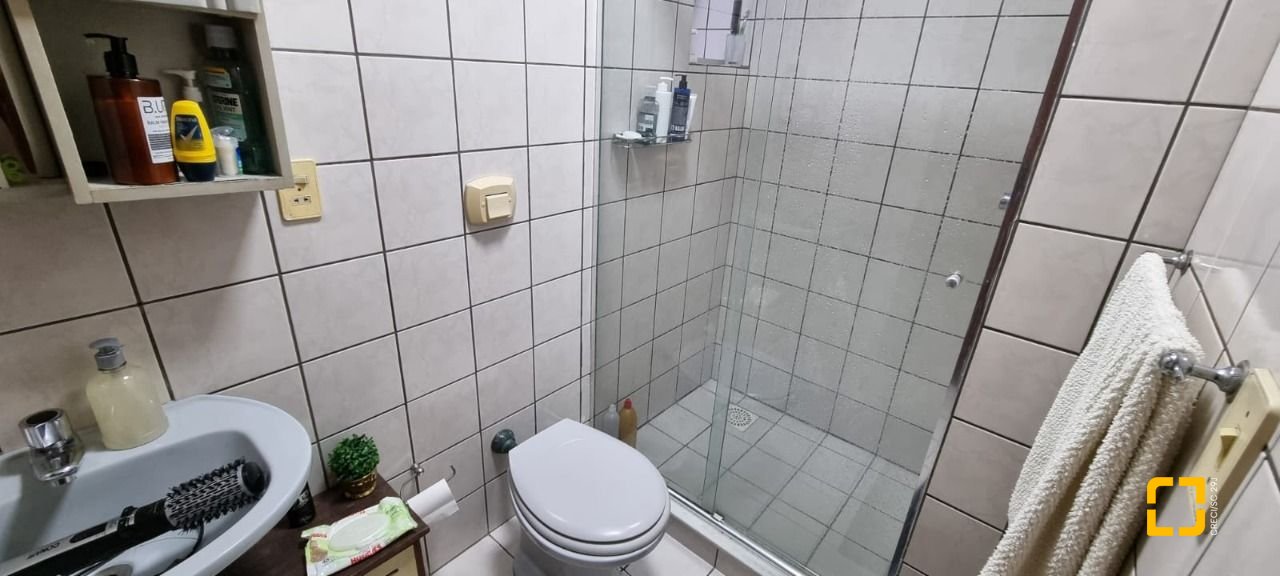 Apartamento com 100m², 4 quartos (sendo 1 suíte), 1 garagem, no bairro Capoeiras em Florianópolis