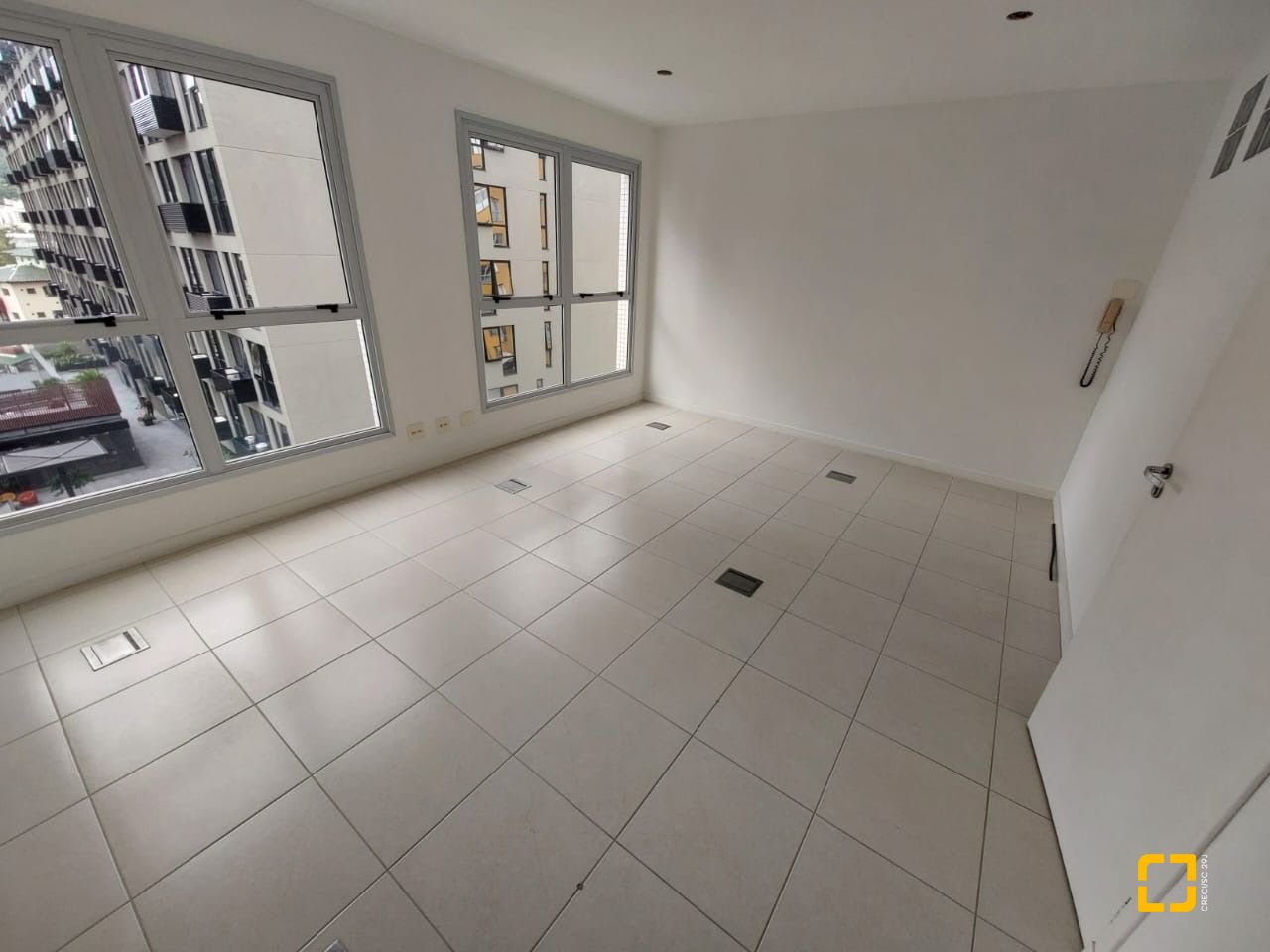 Sala com 35m², 1 garagem, no bairro Trindade em Florianópolis