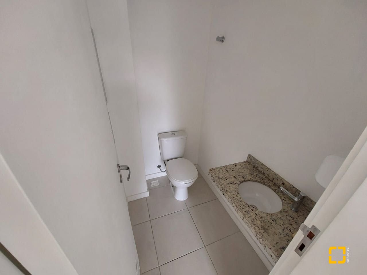 Sala com 35m², 1 garagem, no bairro Trindade em Florianópolis