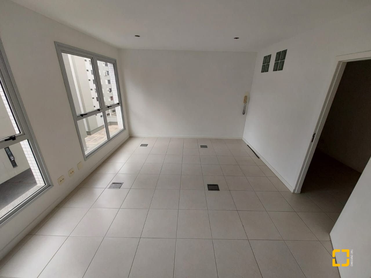 Sala com 35m², 1 garagem, no bairro Trindade em Florianópolis