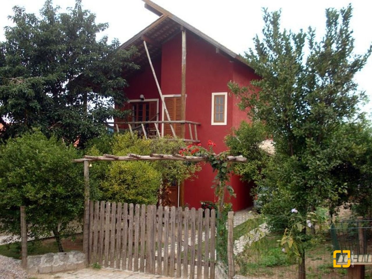 Casa com 144m², 3 quartos, 2 garagens, no bairro Rio Vermelho em Florianópolis