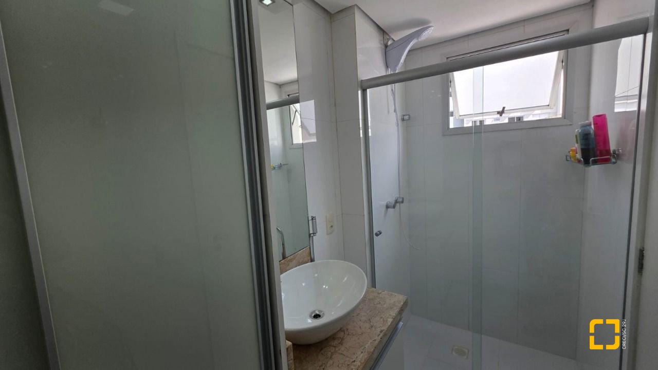 Apartamento com 89m², 4 quartos (sendo 1 suíte), 2 garagens, no bairro Centro em Florianópolis