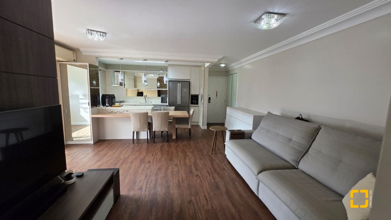 Apartamento com 89m², 4 quartos (sendo 1 suíte), 2 garagens, no bairro Centro em Florianópolis