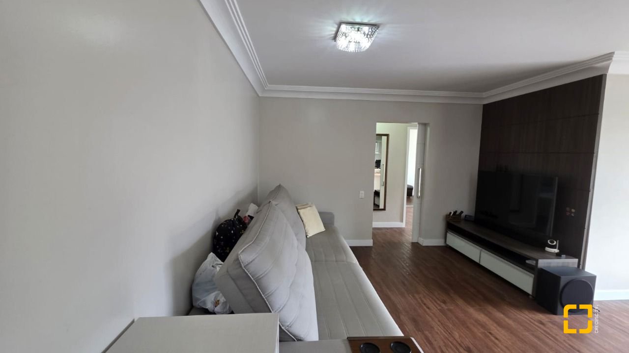 Apartamento com 89m², 4 quartos (sendo 1 suíte), 2 garagens, no bairro Centro em Florianópolis