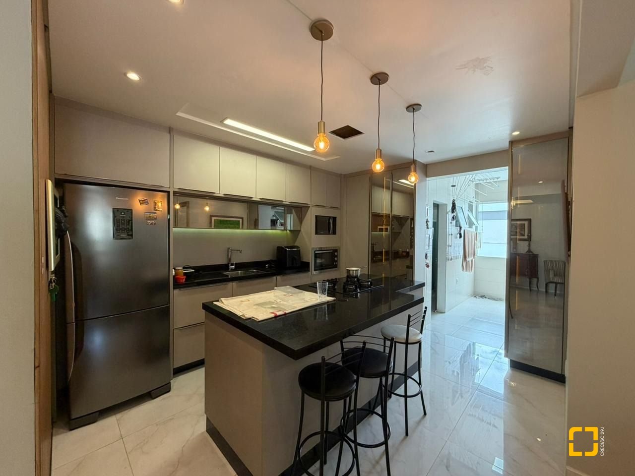 Apartamento com 102m², 3 quartos, 1 garagem, no bairro Centro em Florianópolis
