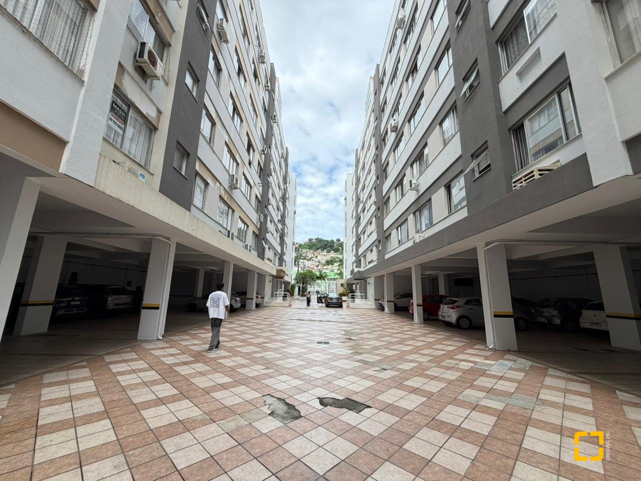Apartamento com 102m², 3 quartos, 1 garagem, no bairro Centro em Florianópolis