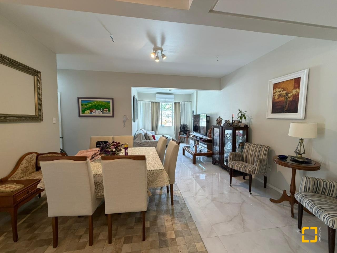 Apartamento com 102m², 3 quartos, 1 garagem, no bairro Centro em Florianópolis