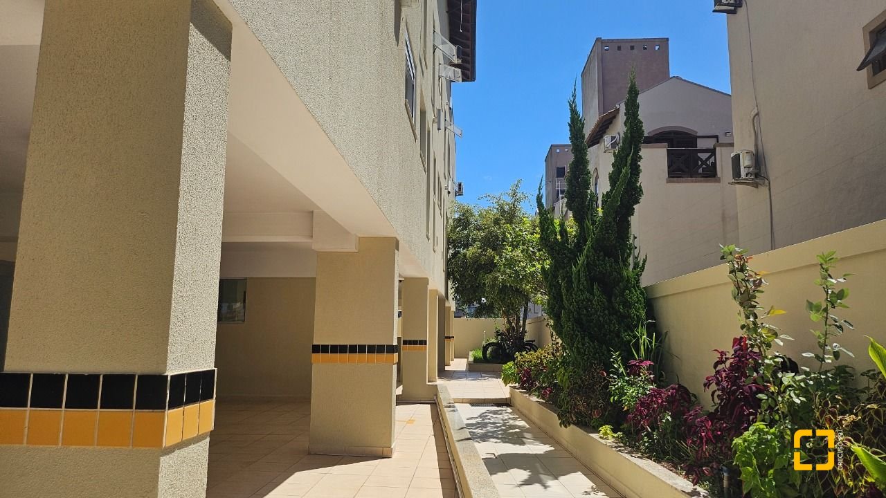 Apartamento com 56m², 2 quartos, 1 garagem, no bairro Canasvieiras em Florianópolis