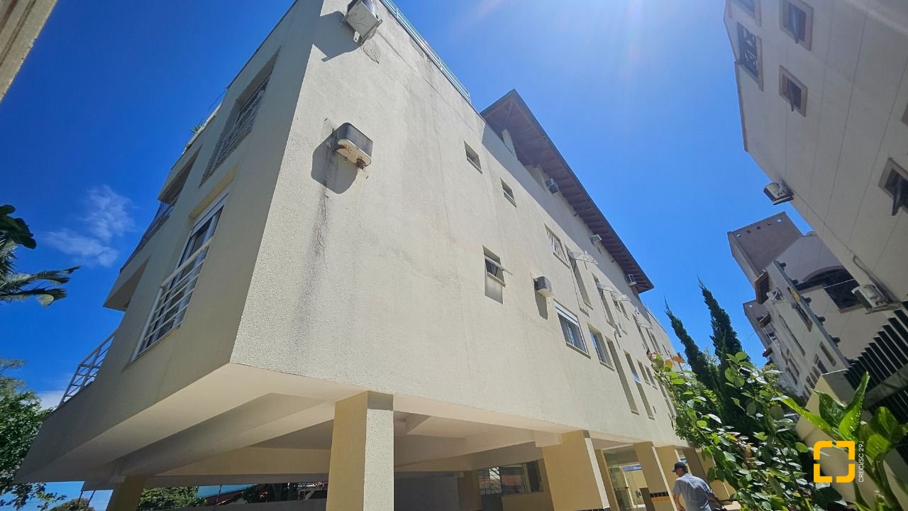 Apartamento com 56m², 2 quartos, 1 garagem, no bairro Canasvieiras em Florianópolis