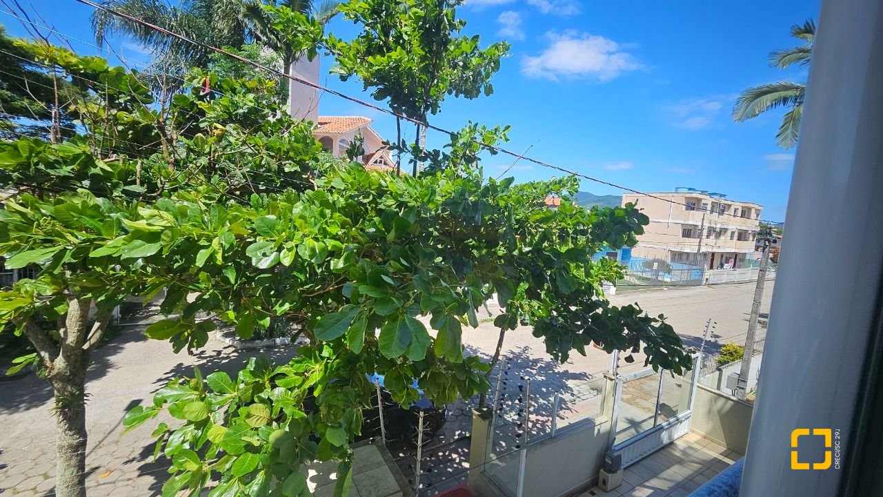 Apartamento com 56m², 2 quartos, 1 garagem, no bairro Canasvieiras em Florianópolis