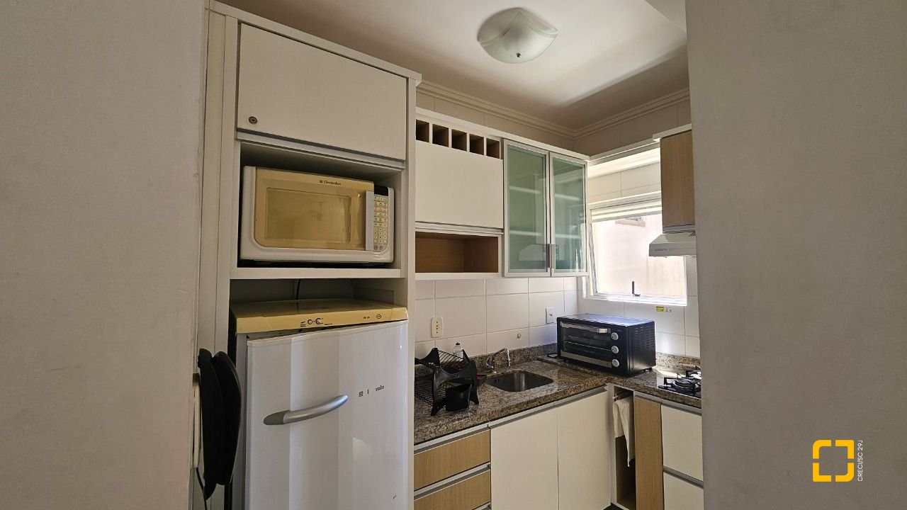 Apartamento com 56m², 2 quartos, 1 garagem, no bairro Canasvieiras em Florianópolis