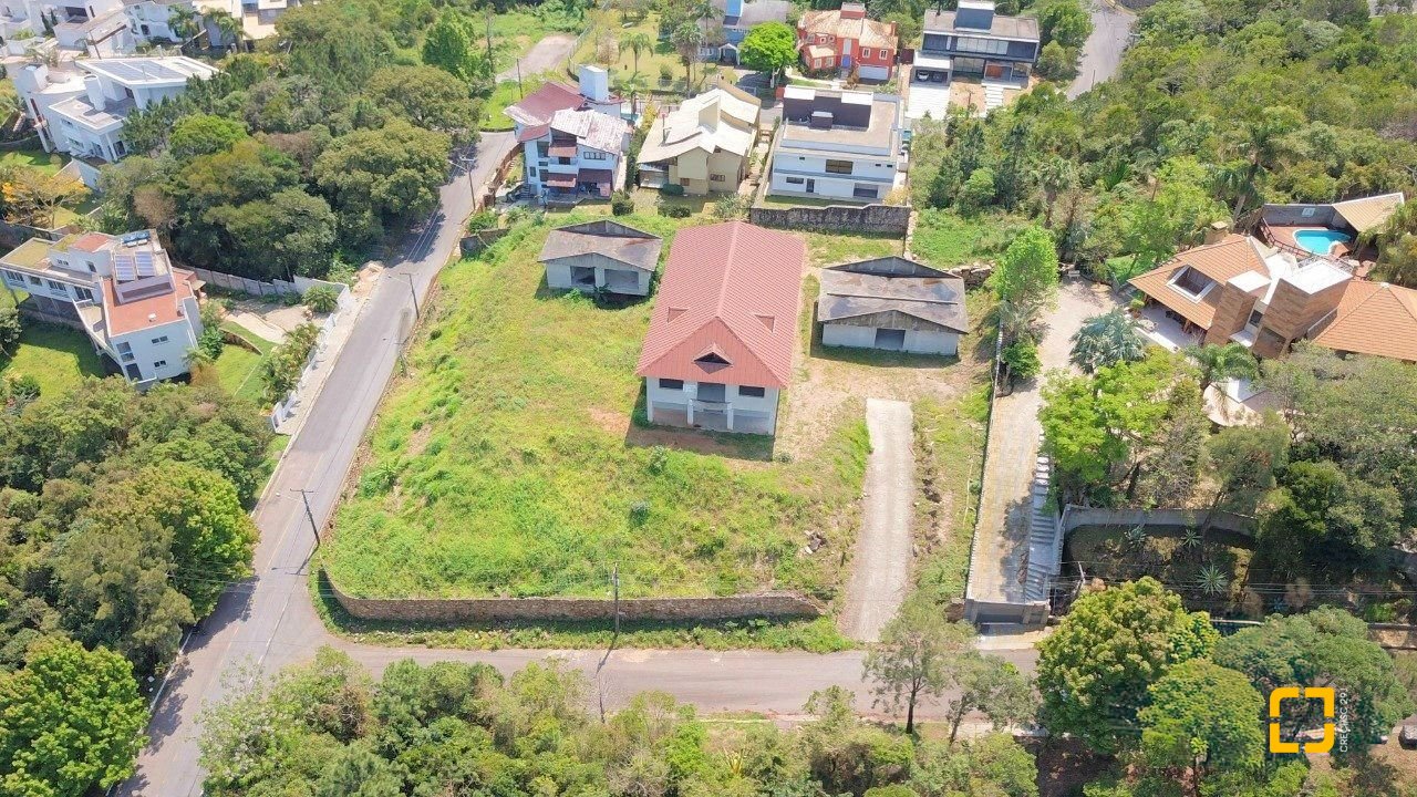 Terreno com 3662m², no bairro João Paulo em Florianópolis