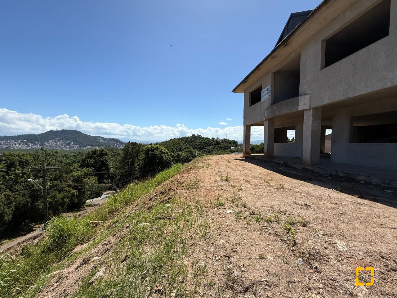 Terreno com 3662m², no bairro João Paulo em Florianópolis