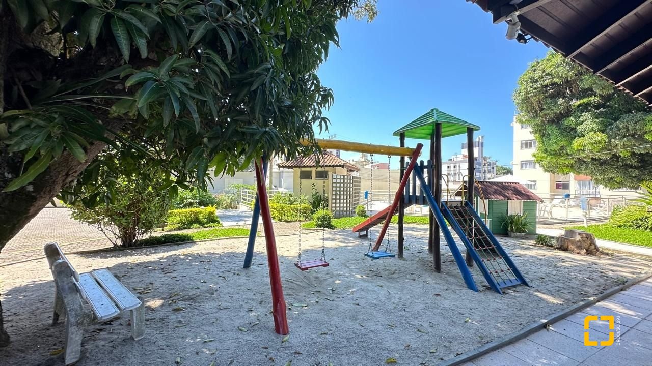 Apartamento com 74m², 3 quartos (sendo 1 suíte), 1 garagem, no bairro Coqueiros em Florianópolis