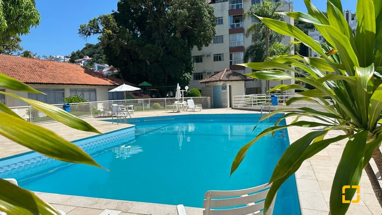 Apartamento com 74m², 3 quartos (sendo 1 suíte), 1 garagem, no bairro Coqueiros em Florianópolis