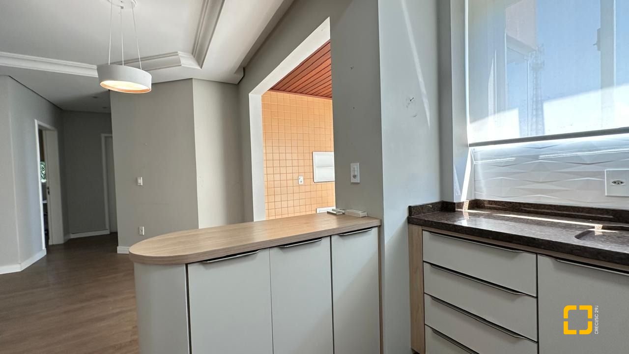 Apartamento com 74m², 3 quartos (sendo 1 suíte), 1 garagem, no bairro Coqueiros em Florianópolis