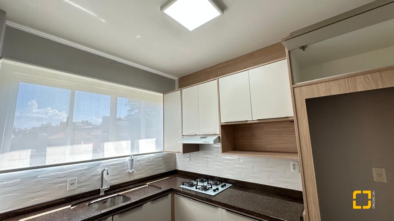 Apartamento com 74m², 3 quartos (sendo 1 suíte), 1 garagem, no bairro Coqueiros em Florianópolis