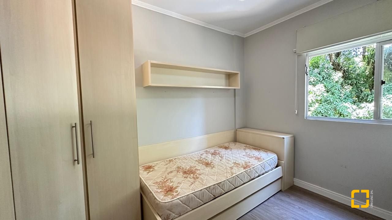 Apartamento com 74m², 3 quartos (sendo 1 suíte), 1 garagem, no bairro Coqueiros em Florianópolis