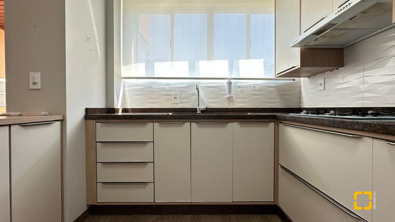 Apartamento com 74m², 3 quartos (sendo 1 suíte), 1 garagem, no bairro Coqueiros em Florianópolis