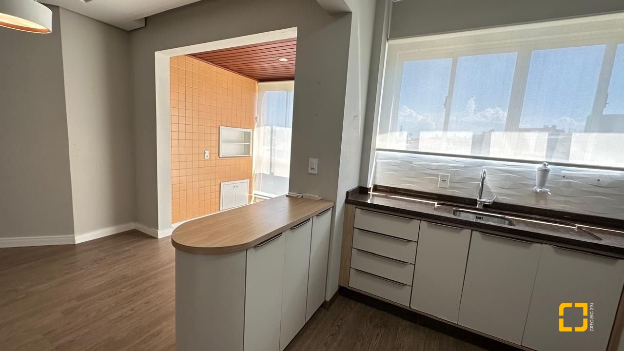Apartamento com 74m², 3 quartos (sendo 1 suíte), 1 garagem, no bairro Coqueiros em Florianópolis