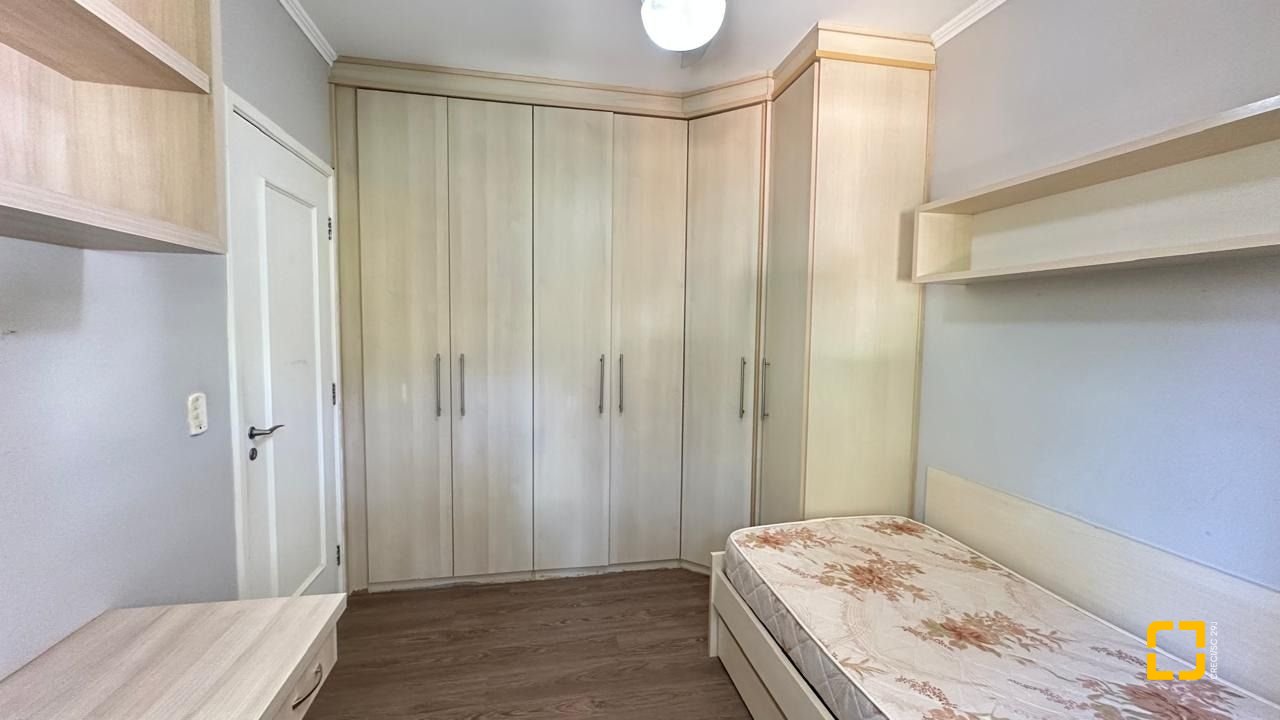 Apartamento com 74m², 3 quartos (sendo 1 suíte), 1 garagem, no bairro Coqueiros em Florianópolis