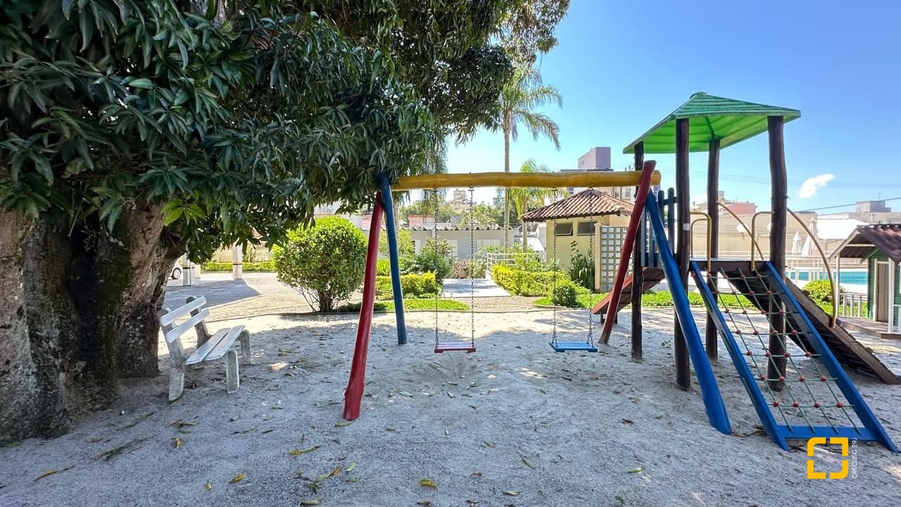 Apartamento com 74m², 3 quartos (sendo 1 suíte), 1 garagem, no bairro Coqueiros em Florianópolis