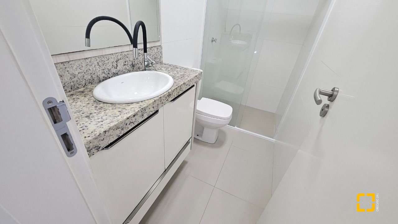 Studio com 36m², 1 quarto, 1 garagem, no bairro Beiramar em Florianópolis