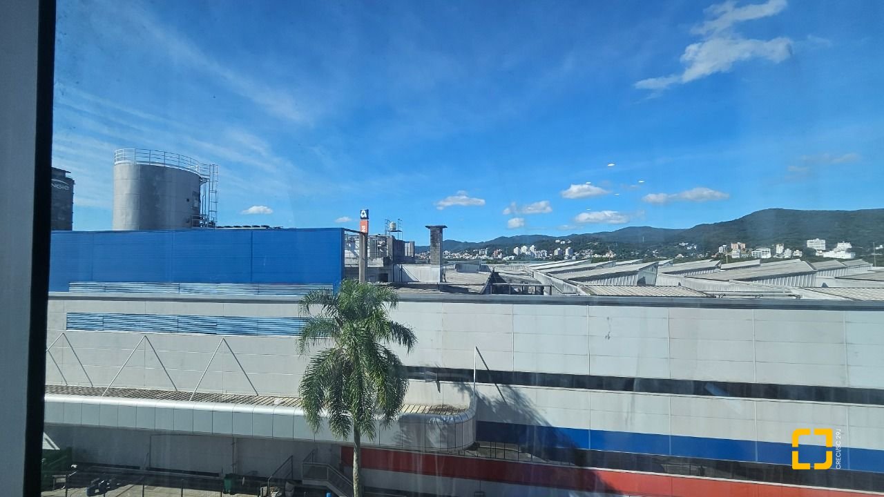 Studio com 36m², 1 quarto, 1 garagem, no bairro Beiramar em Florianópolis