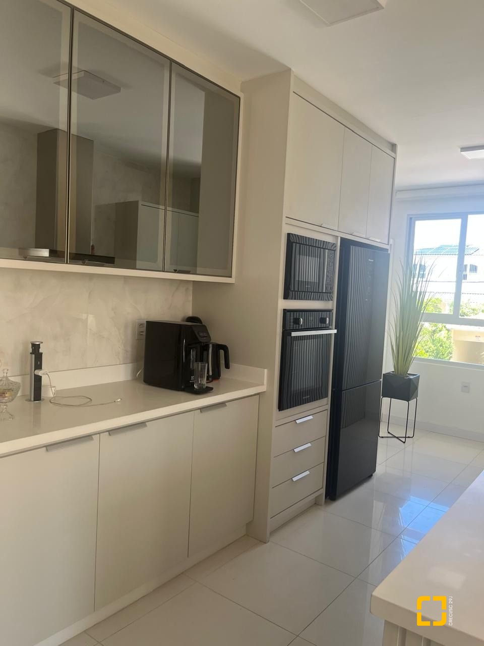 Casa com 300m², 3 quartos (sendo 1 suíte), 5 garagens, no bairro Bom Abrigo em Florianópolis