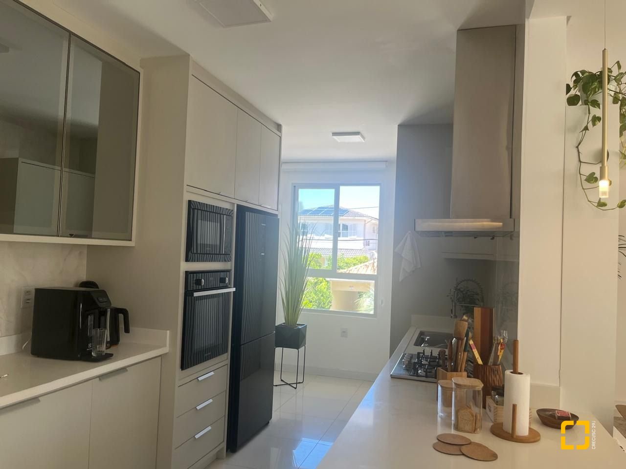 Casa com 300m², 3 quartos (sendo 1 suíte), 5 garagens, no bairro Bom Abrigo em Florianópolis