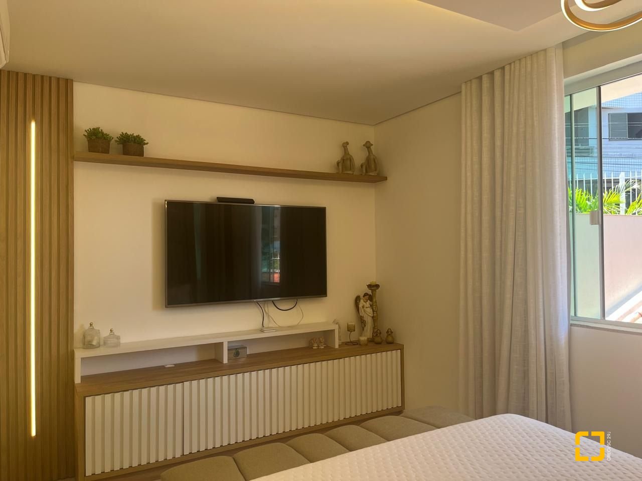 Casa com 300m², 3 quartos (sendo 1 suíte), 5 garagens, no bairro Bom Abrigo em Florianópolis