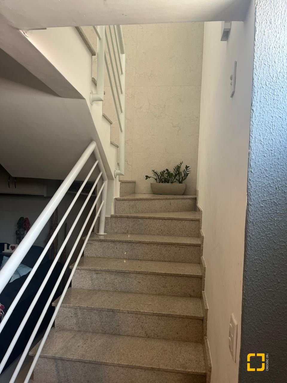 Casa com 300m², 3 quartos (sendo 1 suíte), 5 garagens, no bairro Bom Abrigo em Florianópolis