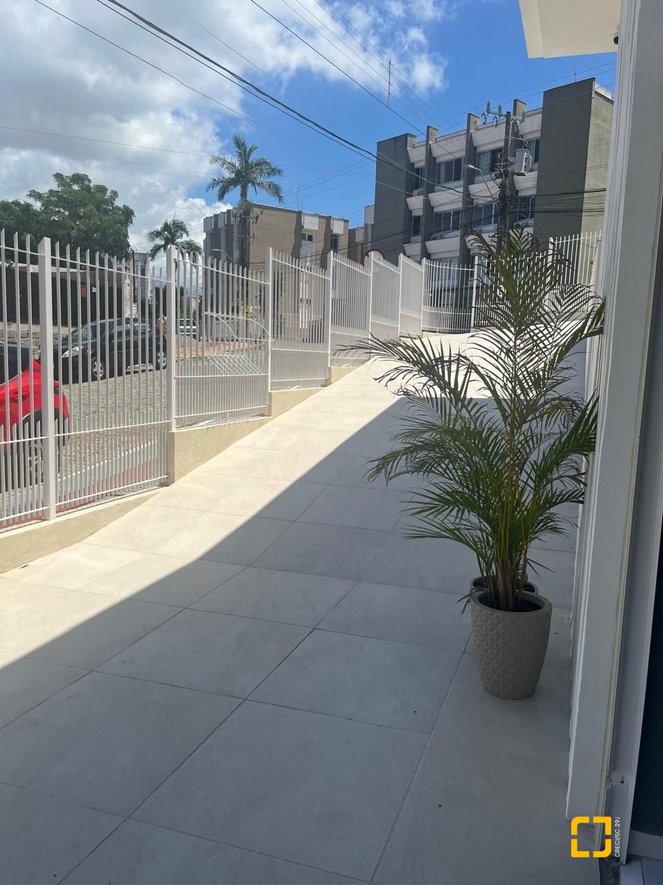 Casa com 300m², 3 quartos (sendo 1 suíte), 5 garagens, no bairro Bom Abrigo em Florianópolis