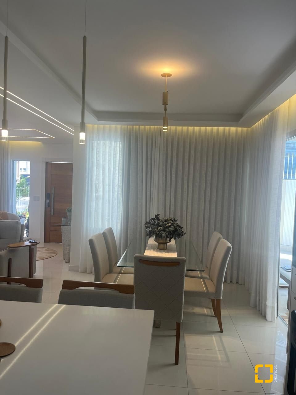 Casa com 300m², 3 quartos (sendo 1 suíte), 5 garagens, no bairro Bom Abrigo em Florianópolis