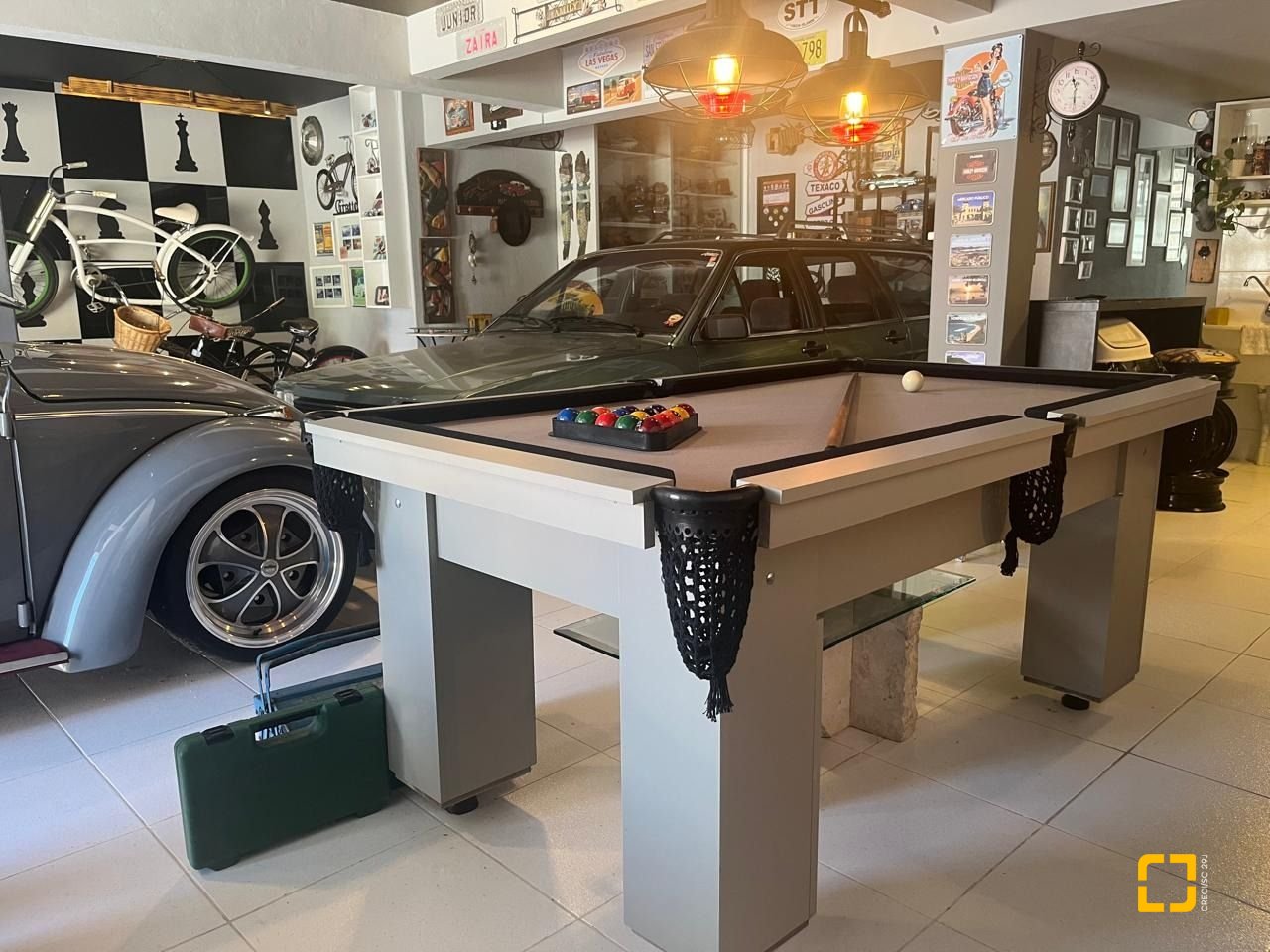 Casa com 300m², 3 quartos (sendo 1 suíte), 5 garagens, no bairro Bom Abrigo em Florianópolis