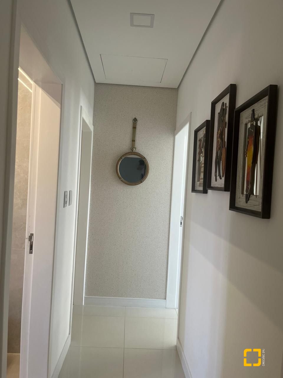 Casa com 300m², 3 quartos (sendo 1 suíte), 5 garagens, no bairro Bom Abrigo em Florianópolis