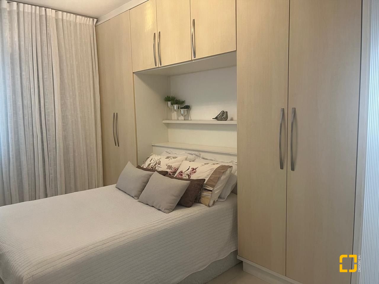 Casa com 300m², 3 quartos (sendo 1 suíte), 5 garagens, no bairro Bom Abrigo em Florianópolis