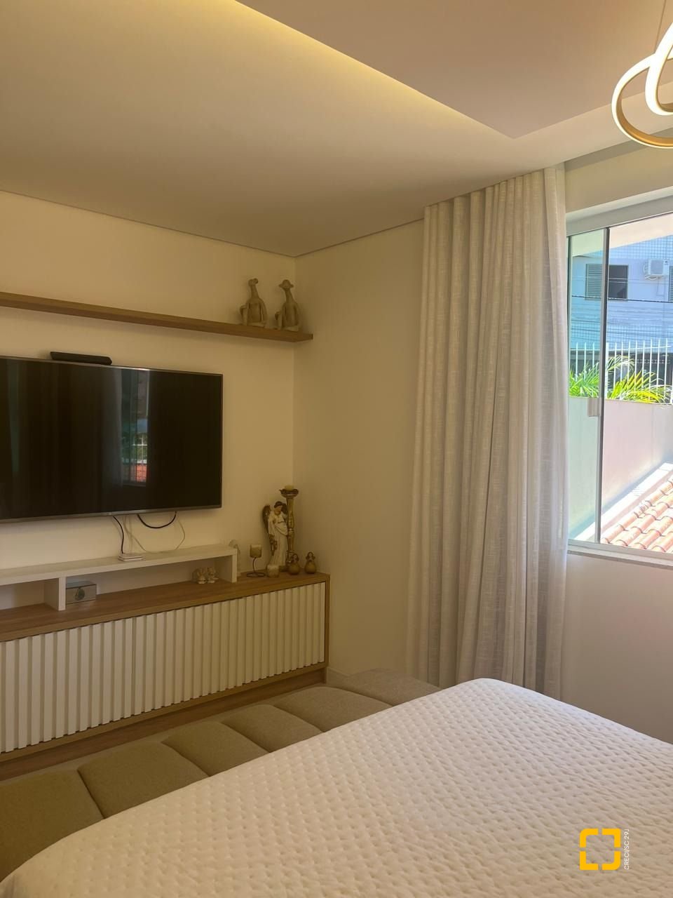 Casa com 300m², 3 quartos (sendo 1 suíte), 5 garagens, no bairro Bom Abrigo em Florianópolis