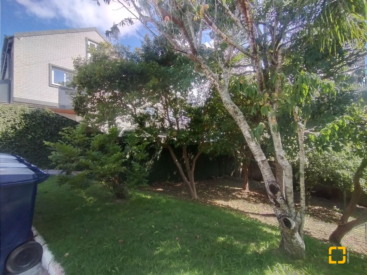 Casa com 270m², 4 quartos (sendo 4 suítes), 2 garagens, no bairro Coqueiros em Florianópolis